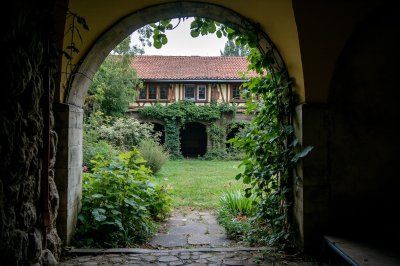 AI-generated travel thumbnail for Kuźnica