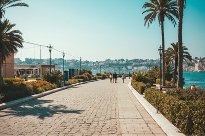 AI-generated travel thumbnail for La Goulette