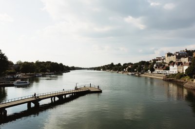 AI-generated travel thumbnail for La Méaugon