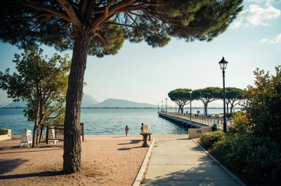 AI-generated travel thumbnail for La Spezia