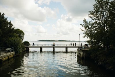 AI-generated travel thumbnail for Lacanau
