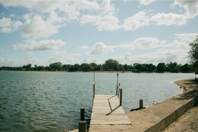 AI-generated travel thumbnail for Lagunillas