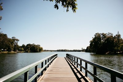 AI-generated travel thumbnail for Lake Albert