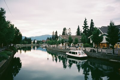 AI-generated travel thumbnail for Lakeside
