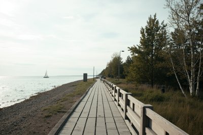 AI-generated travel thumbnail for Lakhtinskiy