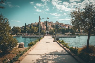 AI-generated travel thumbnail for Lamie
