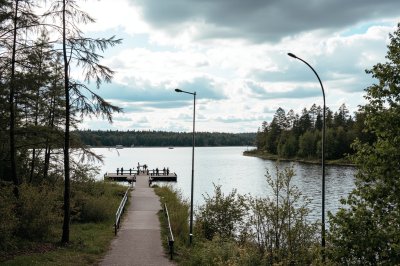 AI-generated travel thumbnail for Längelmäki