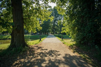 AI-generated travel thumbnail for Lanzenkirchen
