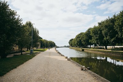AI-generated travel thumbnail for Le Cailar