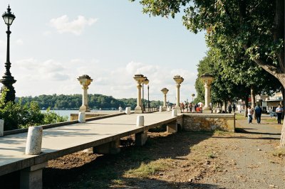 AI-generated travel thumbnail for Le Cannet-des-Maures