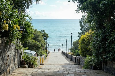 AI-generated travel thumbnail for Le Tampon