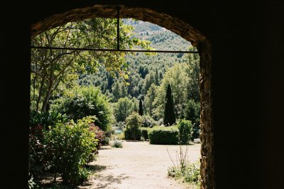 AI-generated travel thumbnail for Le Val