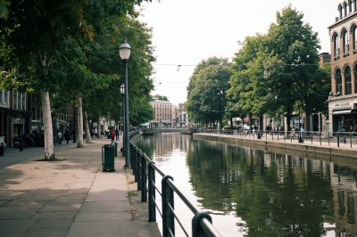 AI-generated travel thumbnail for Leeds