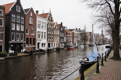AI-generated travel thumbnail for Leiden