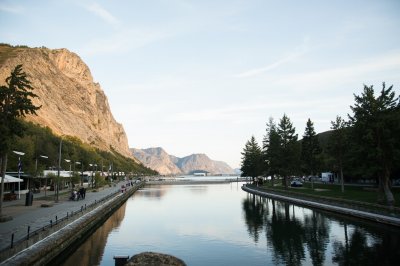 AI-generated travel thumbnail for Leirfjord