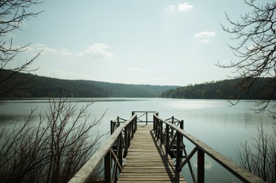 AI-generated travel thumbnail for Lenti