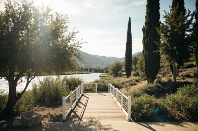 AI-generated travel thumbnail for Leona Valley