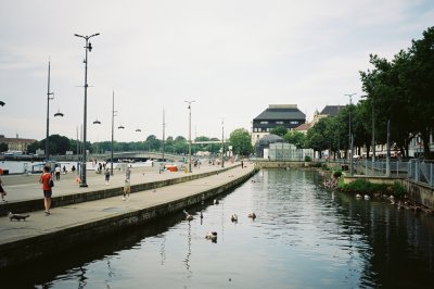 AI-generated travel thumbnail for Les Authieux-sur-le-Port-Saint-Ouen