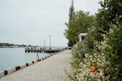 AI-generated travel thumbnail for Les Grandes-Ventes