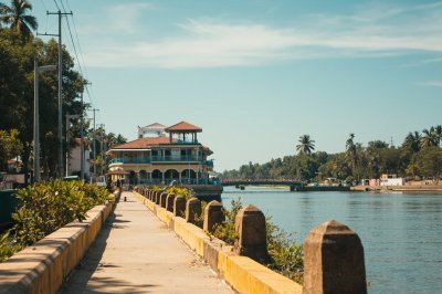 AI-generated travel thumbnail for Léua
