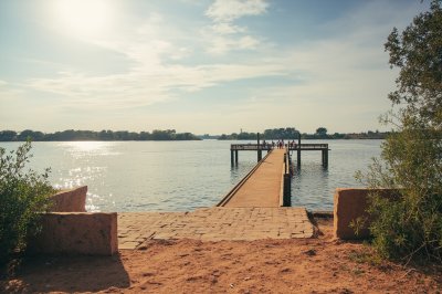 AI-generated travel thumbnail for Linia