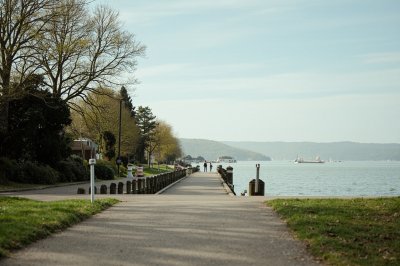AI-generated travel thumbnail for Locmiquélic