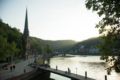 AI-generated travel thumbnail for Löf
