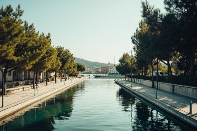 AI-generated travel thumbnail for Lokvičići