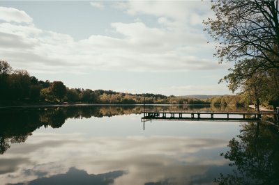 AI-generated travel thumbnail for Longás