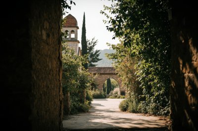 AI-generated travel thumbnail for Loria Bessica