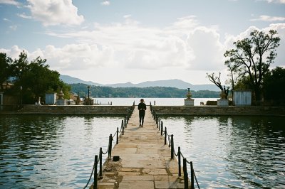AI-generated travel thumbnail for Los Arcos