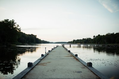 AI-generated travel thumbnail for Loudon County