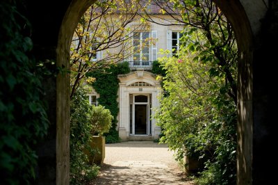 AI-generated travel thumbnail for Louppy-le-Château