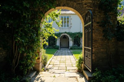 AI-generated travel thumbnail for Ludmannsdorf