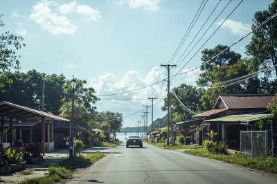 AI-generated travel thumbnail for Lun Pequeño