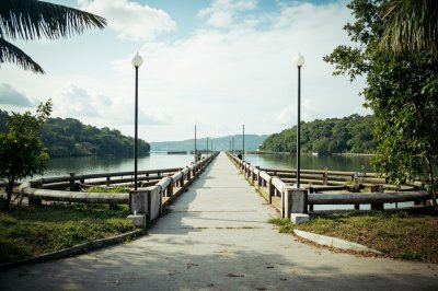AI-generated travel thumbnail for Luna