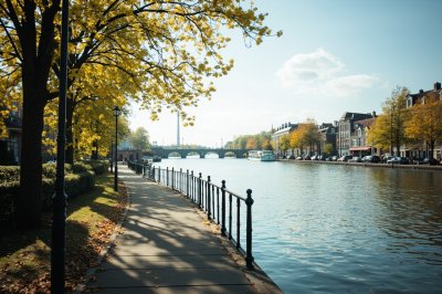 AI-generated travel thumbnail for Lunden