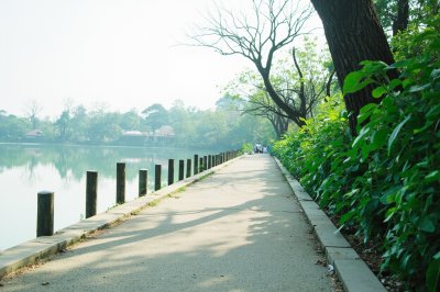 AI-generated travel thumbnail for Luoyang