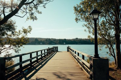 AI-generated travel thumbnail for Lurnea