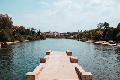 AI-generated travel thumbnail for Madroñera