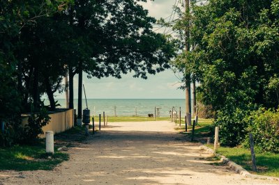 AI-generated travel thumbnail for Madruga