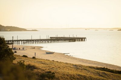 AI-generated travel thumbnail for Maldonado
