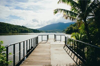AI-generated travel thumbnail for Malisbeng