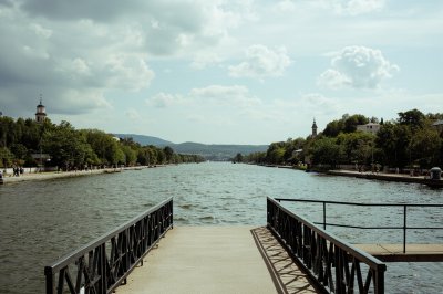AI-generated travel thumbnail for Malovăţ