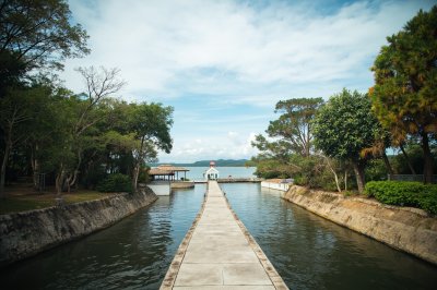 AI-generated travel thumbnail for Manjoy