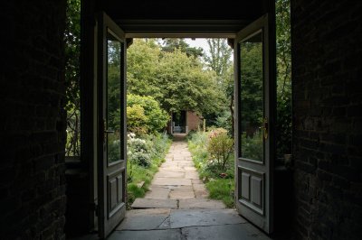 AI-generated travel thumbnail for Mansfield Woodhouse