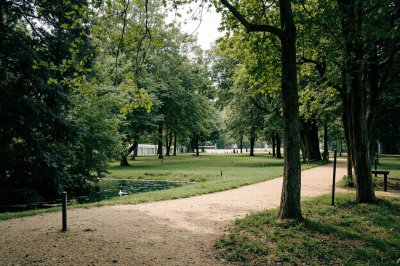 AI-generated travel thumbnail for Mareil-sur-Mauldre