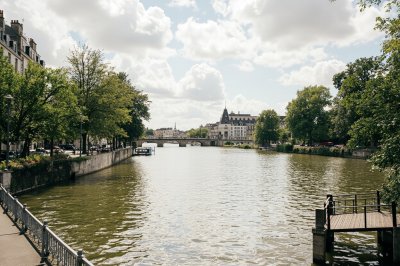 AI-generated travel thumbnail for Mareuil-lès-Meaux