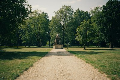 AI-generated travel thumbnail for Marolles-en-Hurepoix