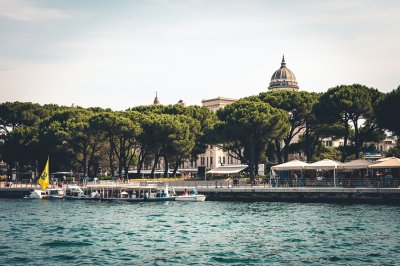 AI-generated travel thumbnail for Marseille 09
